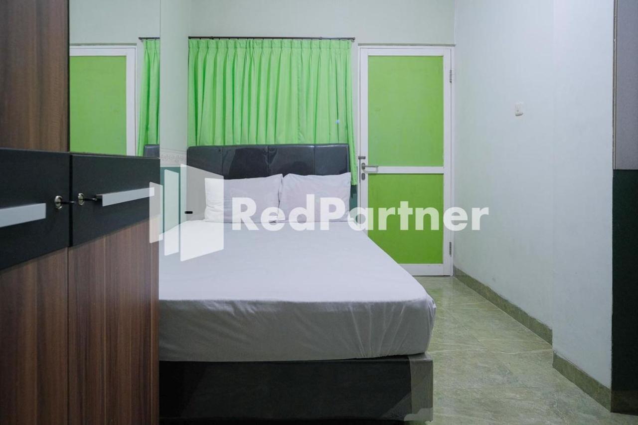 Pondok Hijau Syariah Mitra Reddoorz At Citraland Surabaya Esterno foto