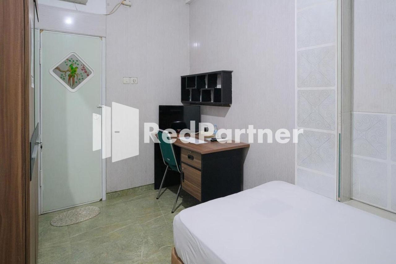Pondok Hijau Syariah Mitra Reddoorz At Citraland Surabaya Esterno foto
