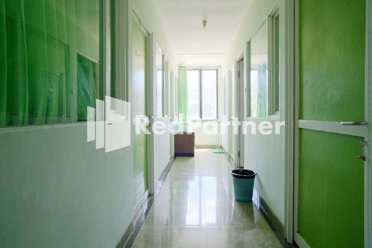 Pondok Hijau Syariah Mitra Reddoorz At Citraland Surabaya Esterno foto