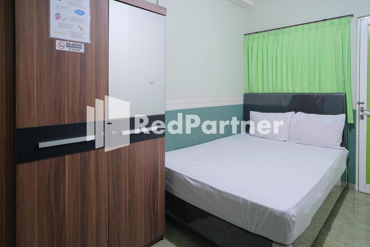 Pondok Hijau Syariah Mitra Reddoorz At Citraland Surabaya Esterno foto