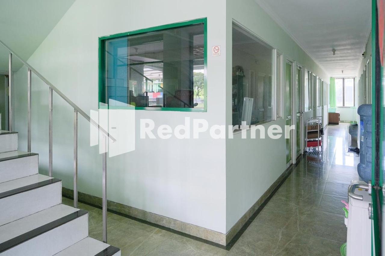 Pondok Hijau Syariah Mitra Reddoorz At Citraland Surabaya Esterno foto